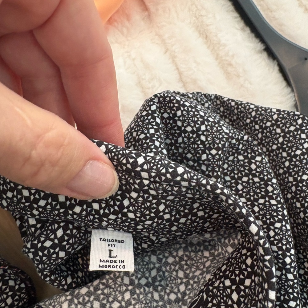 Robert Graham Black Micro-Pattern Button-Down Shirt - Picture 10 of 10